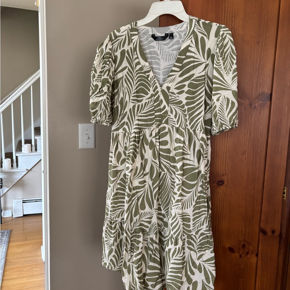 Mlle Gabrielle Olive Leaf Print Midi Dress